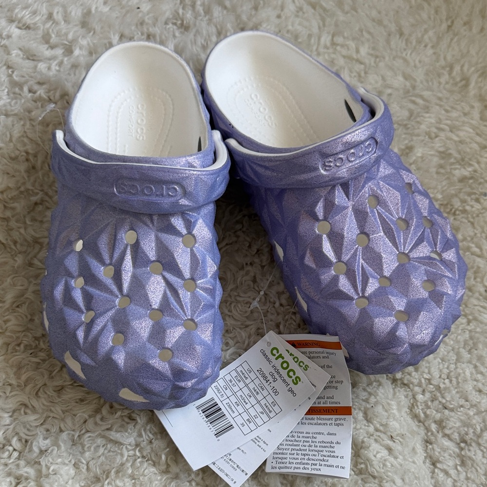 NWT - CROCS Iridescent Lavender Geometric Clogs M4 W6